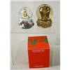 Image 1 : TWO MUSICAL SNOW GLOBES