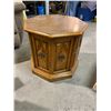 Image 1 : End table