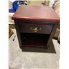 Image 1 : Nightstand