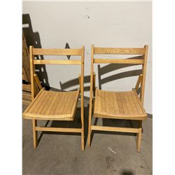 2 folding chairs