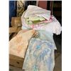 Image 1 : Lot of sheets and linens