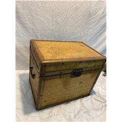 Lidded decor box