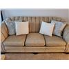 Image 1 : Beige Vintage Couch