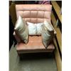 Image 1 : Pink Vintage Arm Chair an 3 Decrative Pillows