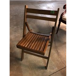 8 Foldable Wood Chairs