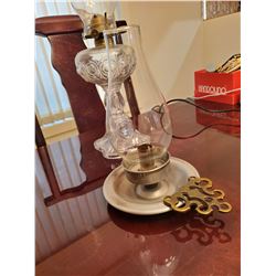 2 Oil Lamps, 8 Picture Frames - Various Sizes