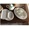 Image 2 : 12 Piece China Set - Minton Bone China  Golden Diadem Pattern
