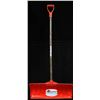 Image 1 : GARANT 26" SNOW PUSHER SHOVEL; RED