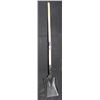 Image 1 : AURORA SQUARE POINT LONG WOODEN  HANDLE SHOVEL