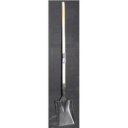 AURORA SQUARE POINT LONG WOODEN  HANDLE SHOVEL