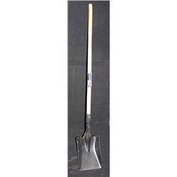 AURORA SQUARE POINT LONG WOODEN  HANDLE SHOVEL