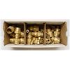 Image 1 : BOX OF ASSORTED BRASS HOSE SPLICERS & FITTINGS