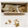 Image 1 : BOX OF ASSORTED BRASS TEES, HOSE SPLICERS AND