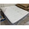 Image 2 : Floor Model King Size Deluxe Ultra Plush Mattress