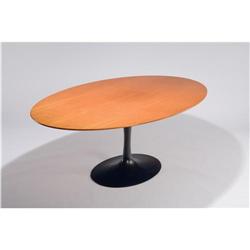Eero Saarinen - Oval dining table