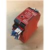 Image 2 : ALLEN BRADLEY MSR138DP GUARDMASTER SAFETY RELAY