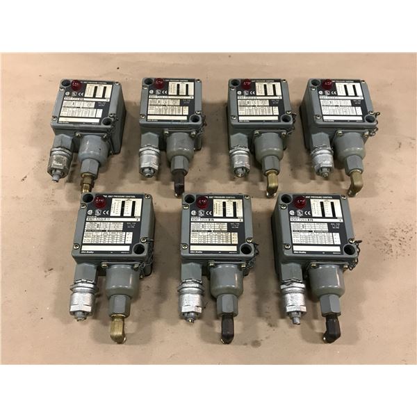 LOT OF ALLEN BRADLEY 836T-T253JX15 PRESSURE CONTROL