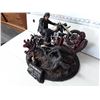 Image 2 : Daryl Dixon Collectible Sculpture/Figurine
