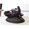 Image 4 : Daryl Dixon Collectible Sculpture/Figurine