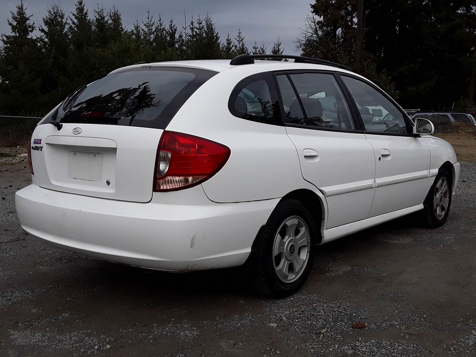 A1 -- 2005 KIA RIO RX-V, WHITE, 77,413 KMS