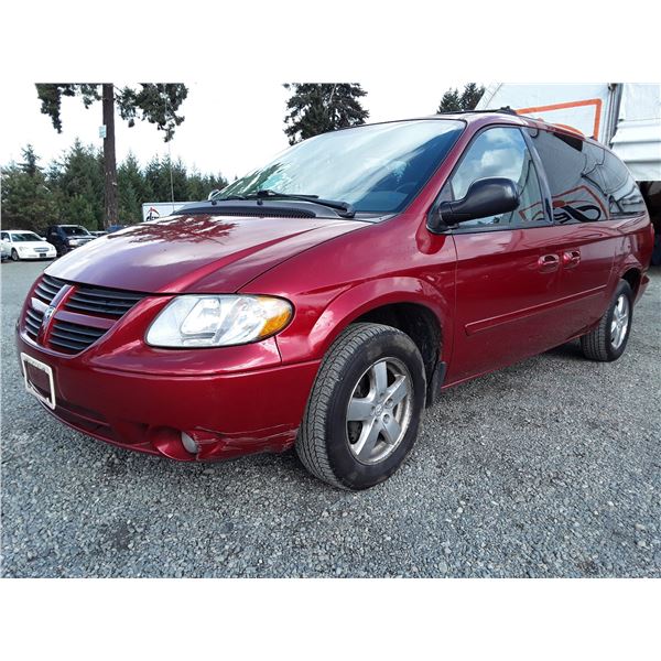 J3 --  2005 DODGE GRAND CARAVAN SXT , Red , 159994  KM's