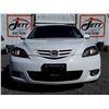Image 2 : C4 --  2004 MAZDA 3  , White , 155923  KM's