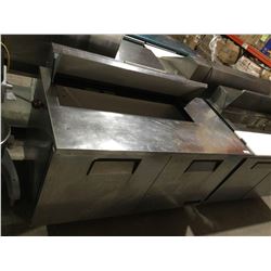 True Manufacturing 60 12 Pan Salad/Sandwich Prep Table - Model: TSSU-60-12Â 