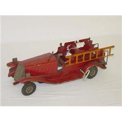 14 1/2" GIRARD RED PRESSED STEEL MOTORIZED FIRE TRUCK