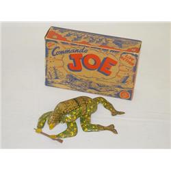 8" OHIO ART TIN LITHO WIND-UP COMMANDO JOE MECHANICAL CRAWLI