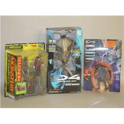 LOT ALIEN ACTION FIGURES-INDEPENDENCE DAY ALIEN, ALIENS QUEE