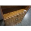 Image 3 : OAK FINISH BOOKSHELF - APPX 6 FOOT TALL