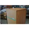 Image 4 : GLASS DOOR CABINET