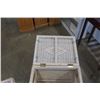 Image 2 : WHITE WICKER ENDTABLE AND HAMPER