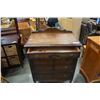 Image 3 : ANTIQUE 4 DRAWER DRESSER WITH GALLERY