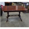 Image 1 : VINTAGE MAHOGANY DINING TABLE