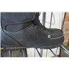 Image 2 : BURTON RULER SIZE 9 MENS SNOWBOARD BOOTS