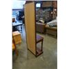 Image 5 : BUHLER FURNITURE MAHOGANY MIRROR HALL STAND - APPX 81 INCHES TALL