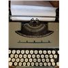 Image 2 : VINTAGE VOYAGER TYPEWRITER