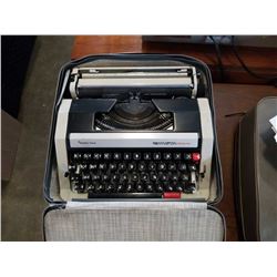 VINTAGE REMMINGTON PERFORMER TYPEWRITER