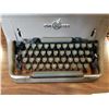 Image 3 : VINTAGE UNDERWOOD TYPEWRITER