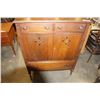 Image 2 : ANTIQUE DRESSER 3 DRAWERS ON CASTORS