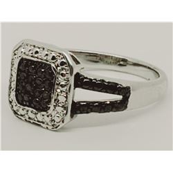 Sterling Silver .925 Ring black and clear stones 2.8g size