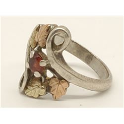Sterling Silver .925 Ring red stone 3.1g size