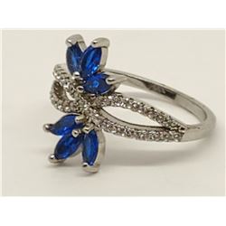 Sterling Silver .925 Ring blue and clear stones 3.2g size