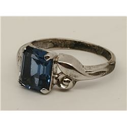 Sterling Silver .925 Ring blue stone 2.4g size
