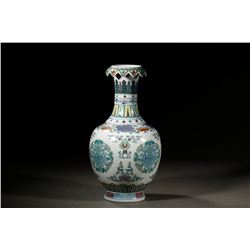 Blue and White Clashing Color Floral Pattern Vase