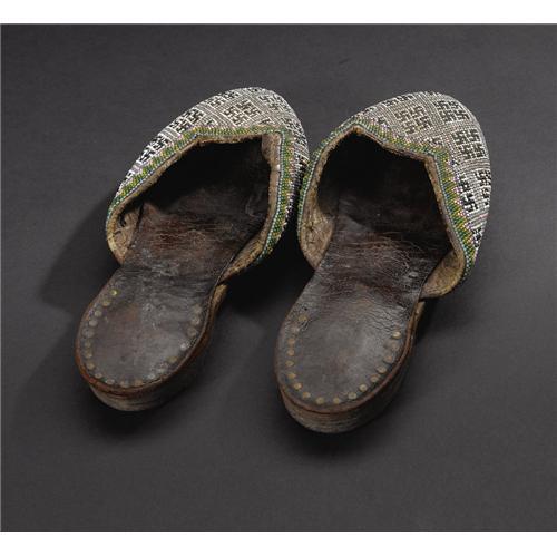 Asante (Ghana), Beaded slippers, leather