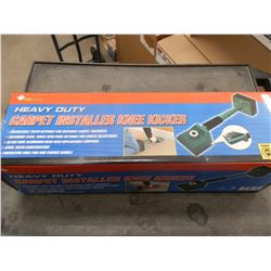 Carpet Installer Knee Kicker