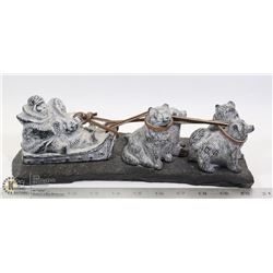 INUIT DOG SLED