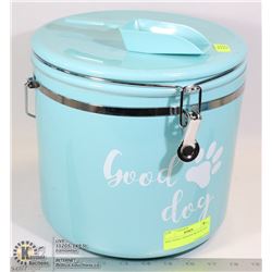 DOG FOOD CANISTER WITH SCOOP